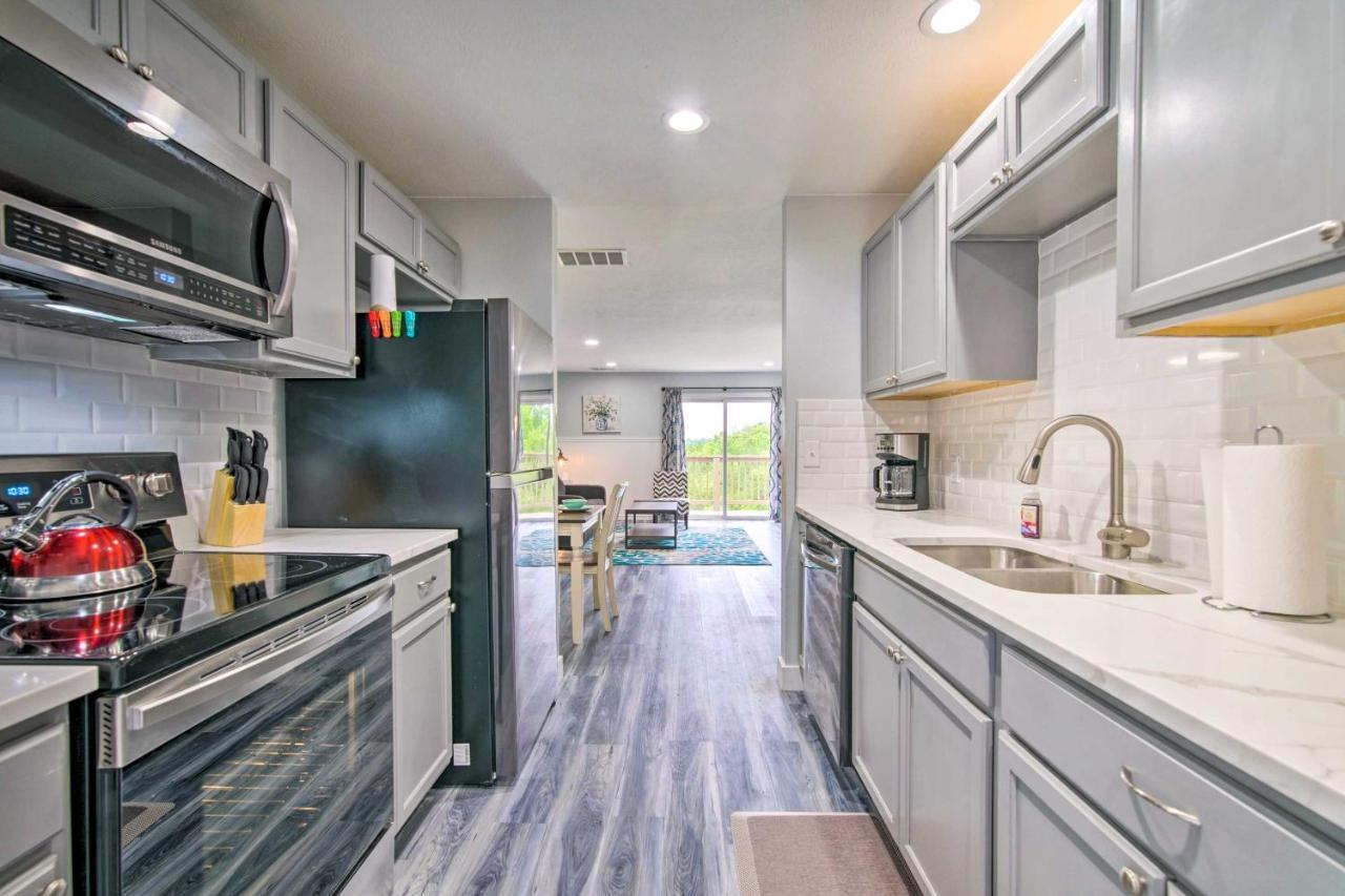Cozy Branson Condo With Balcony And Mountain Views Eksteriør billede